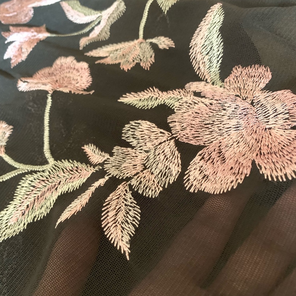 Sheer Floral Bodysuit - Picture 4 of 5